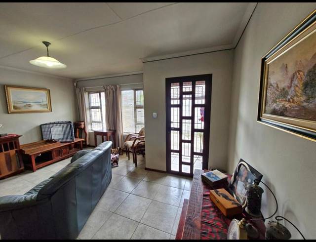 3 BEDROOM HOUSE FOR SALE IN GEORGE SOUTH